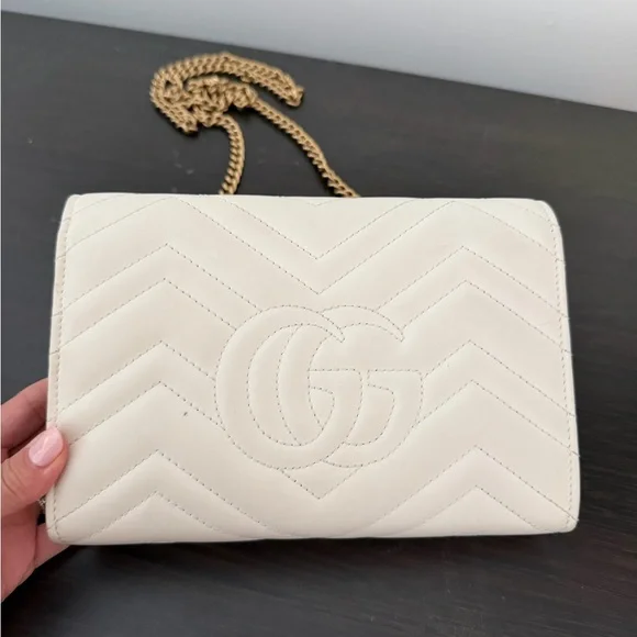 Gucci Cream Chevron Quilted Clutch - Picture 4 of 5